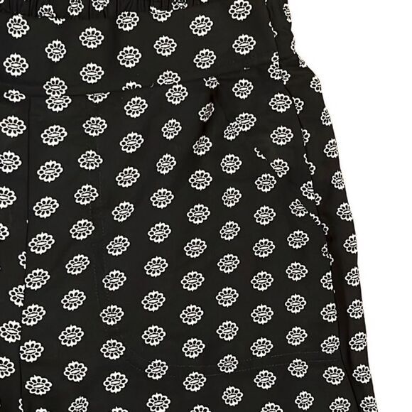Max Studio Womens Shorts Size Small Black and White Pockets Contrasting Hem NWOT - Picture 9 of 10